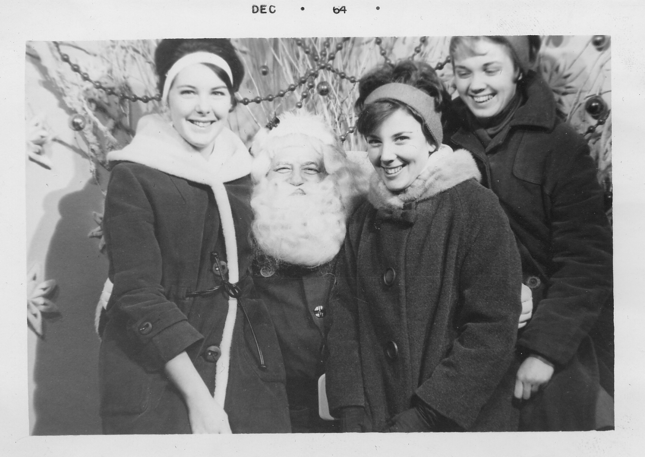 1964 12 #004 Jo McLaughlin, Santa, Andy Lockheed, Sue Lebans