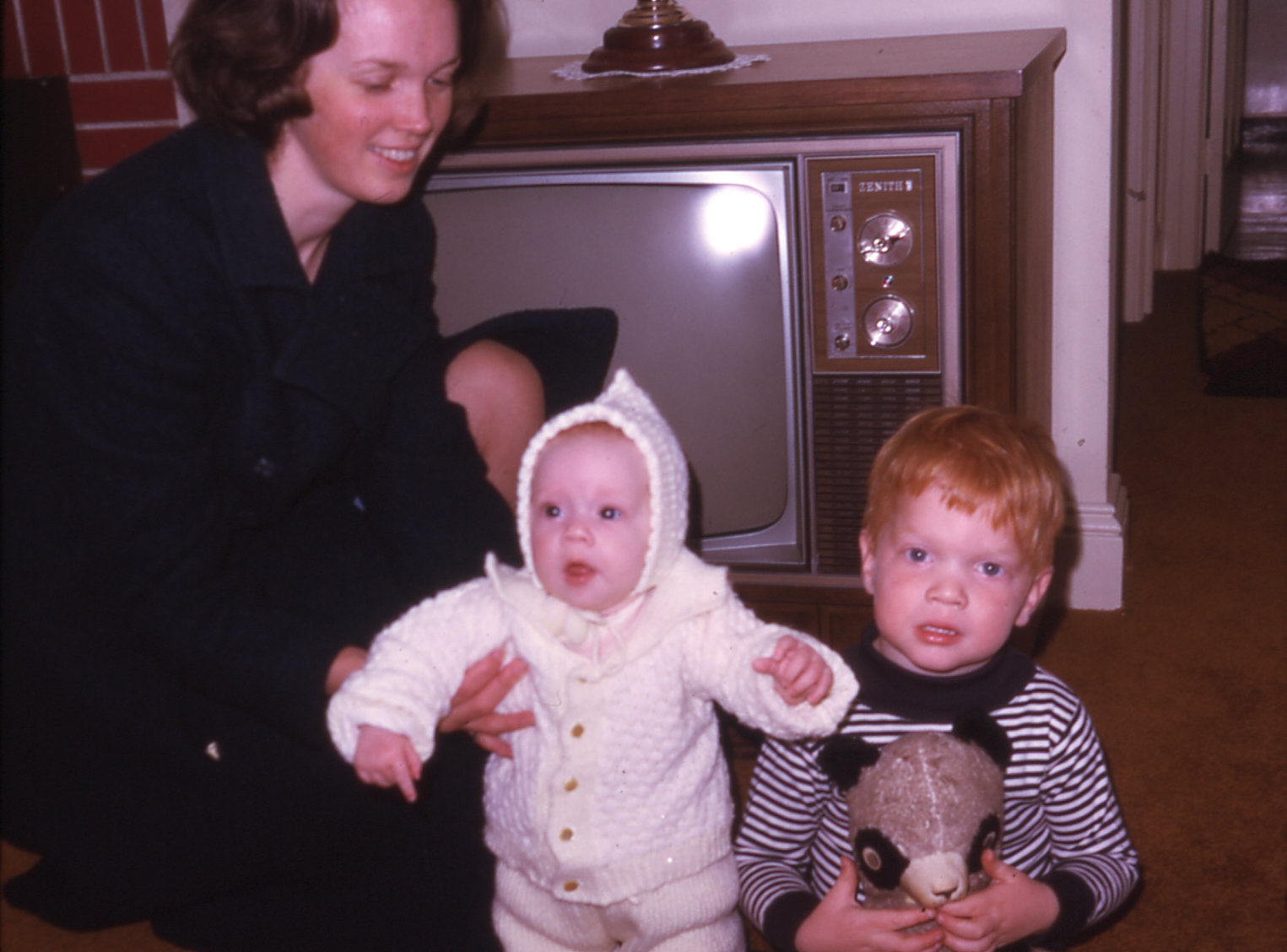 1971 01s #07 Sue, Heather, John