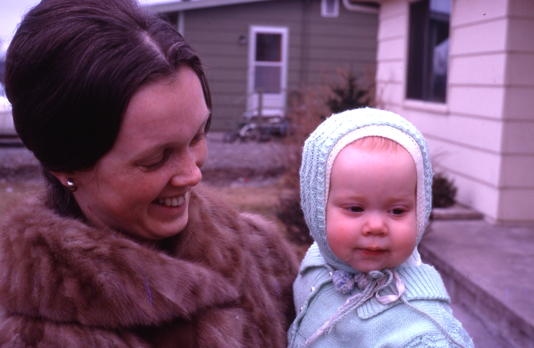 1971 04 #002 Sue, Heather