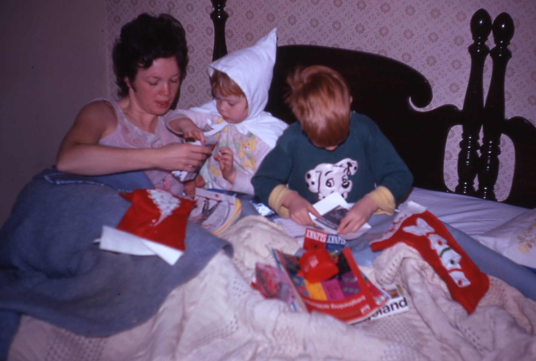 1973 12 #002 Sue, John, Heather