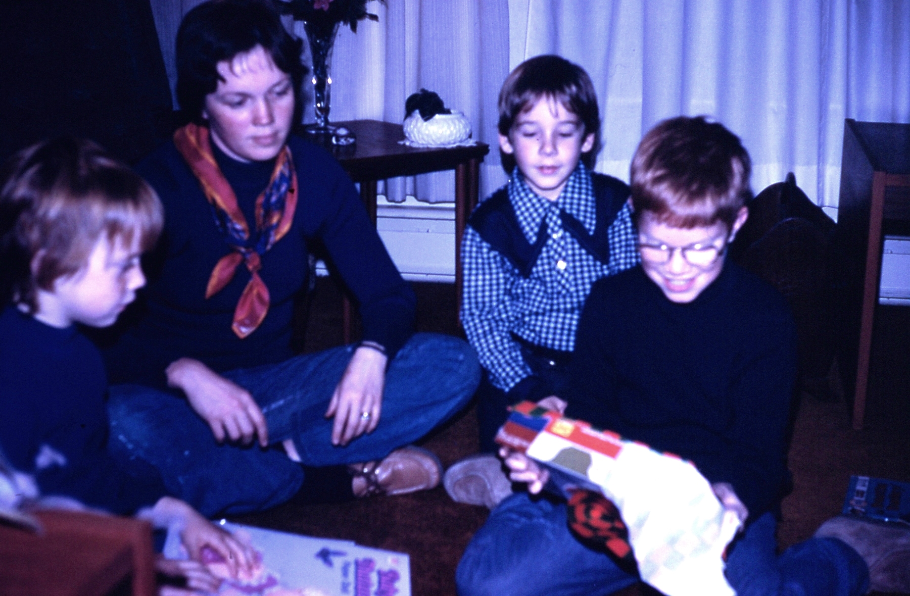 1976 11 #002 Heather, Sue, Keith, John