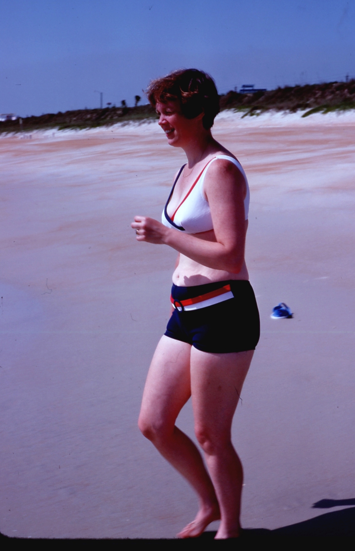 1977 07 #012 Sue - Flagler Beach