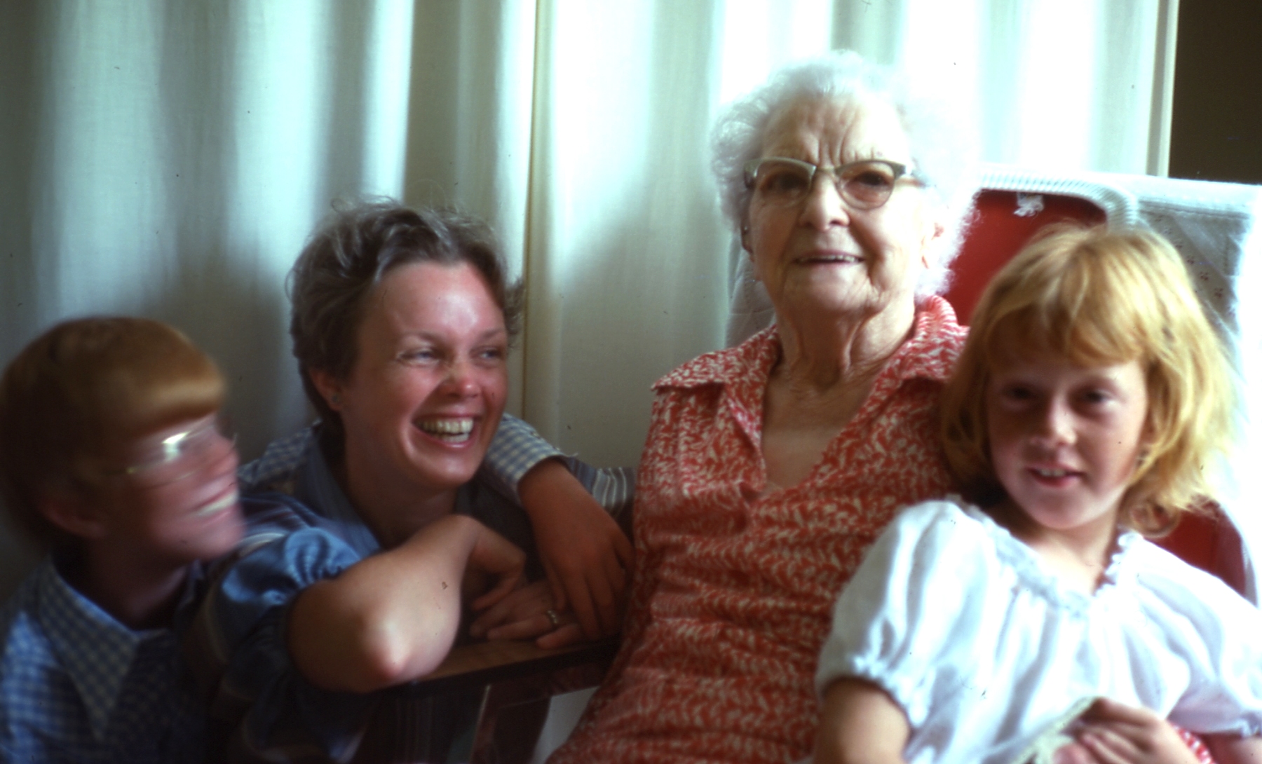 1978 07 #001 John, Sue, Gran, Heather