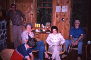 1982 08 #011 Harrisons, Coys - Cottage