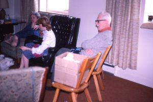 1983 12 #005 Sue, Heather, Poppie