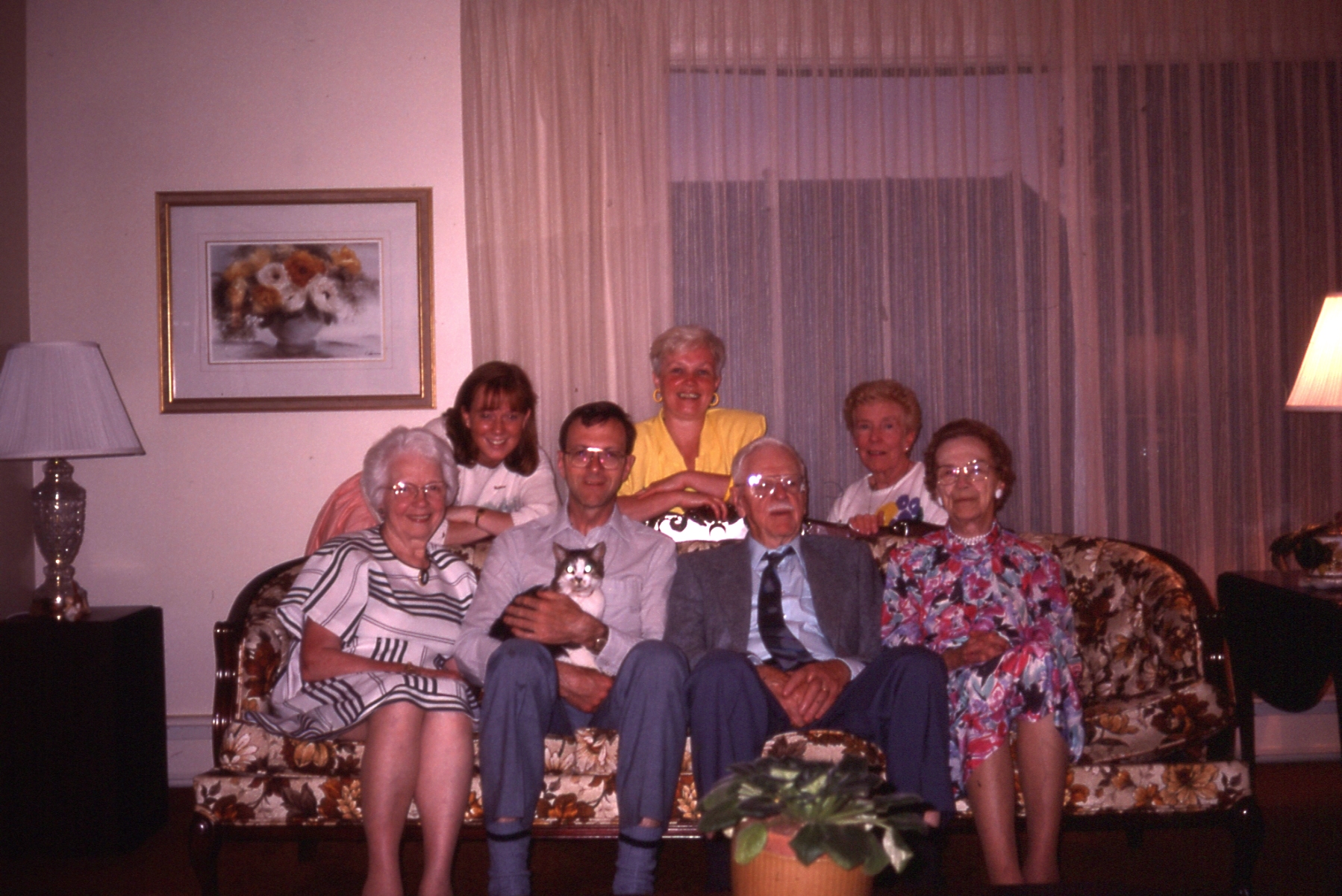 1990 06 #002 Family