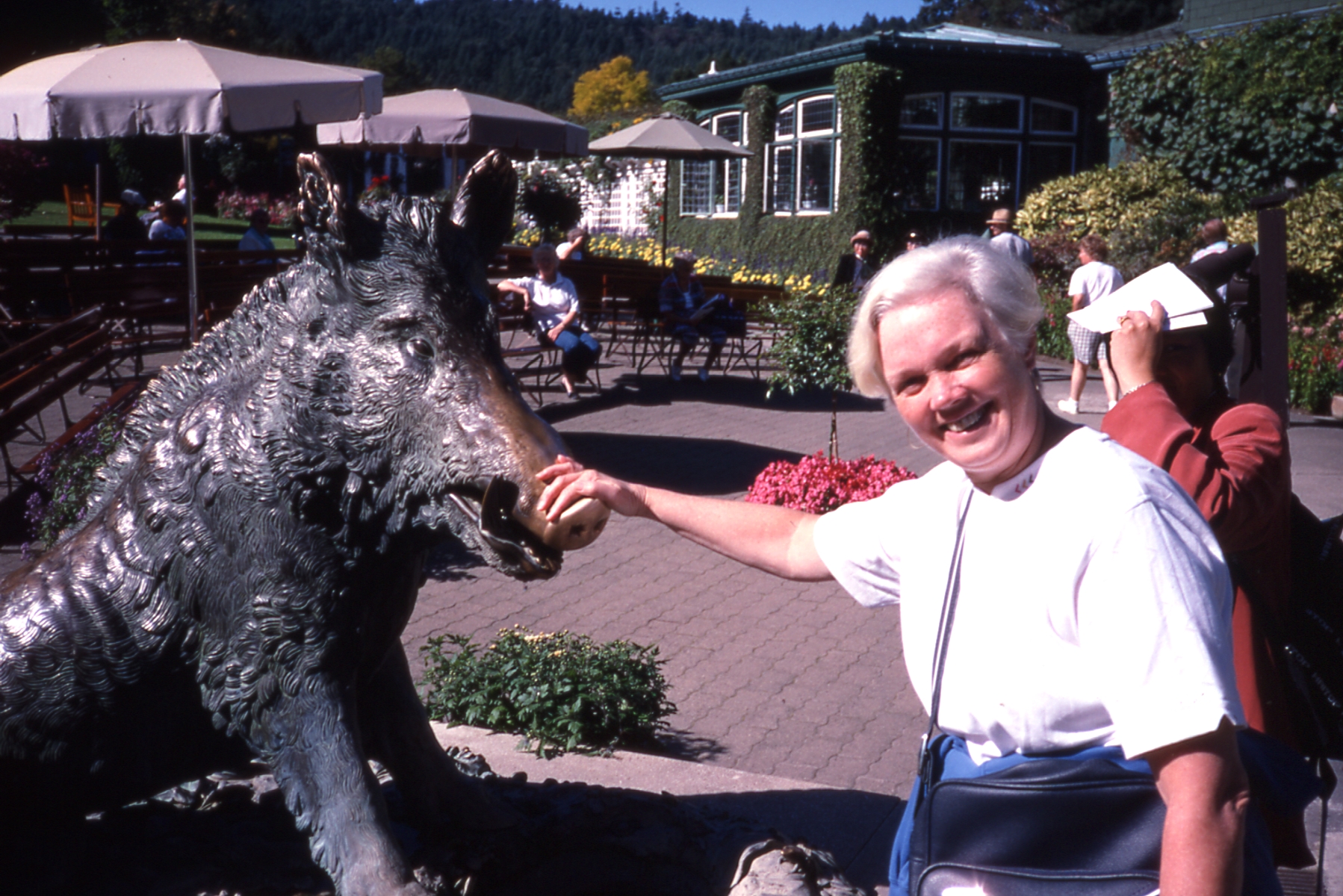 1994 09 #161 Good Luck - Butchart Gardens - Victoria