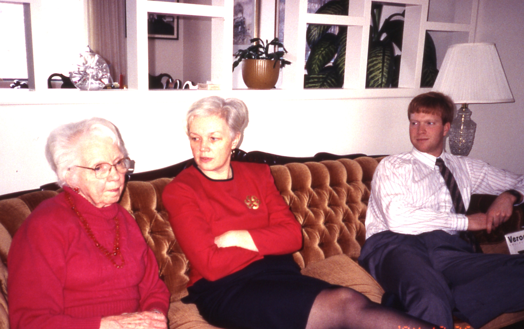1994 12 #004 Gaga, Sue, John
