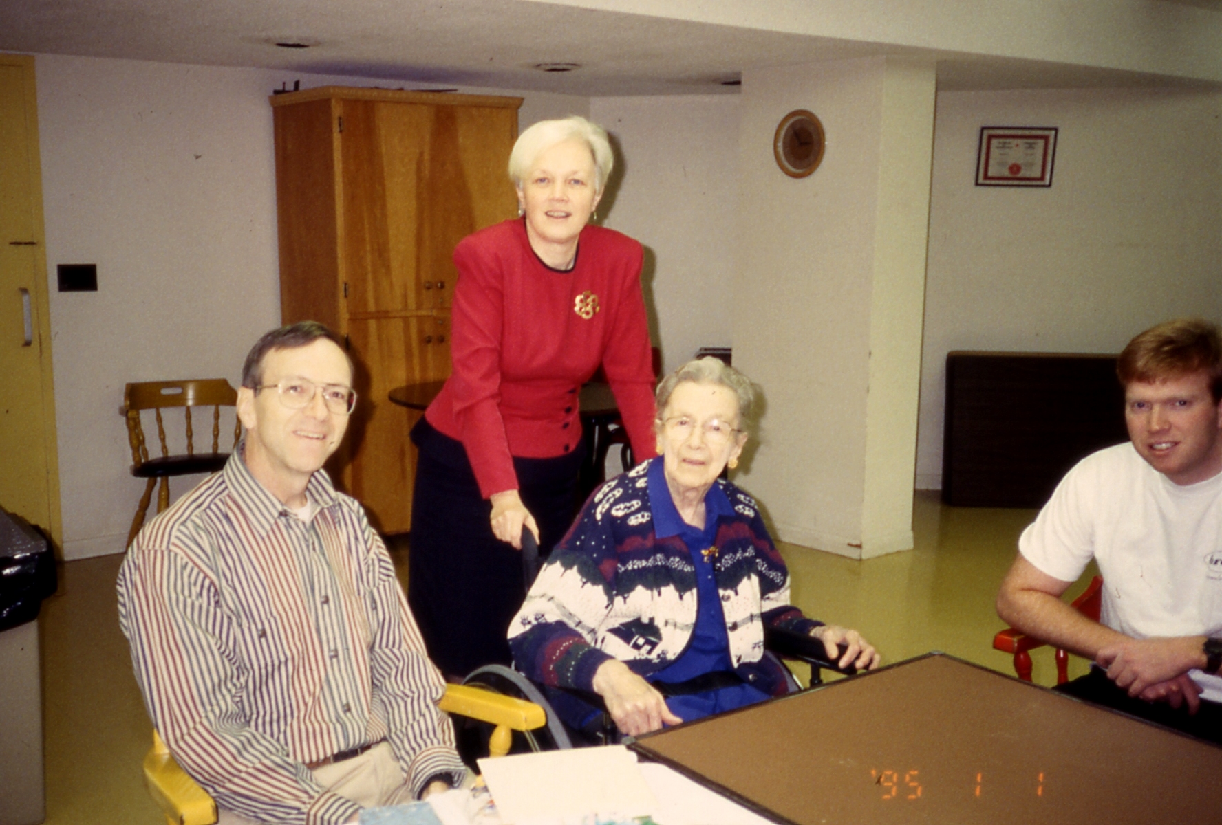1995 01 #003 Dick, Sue, Nana, John