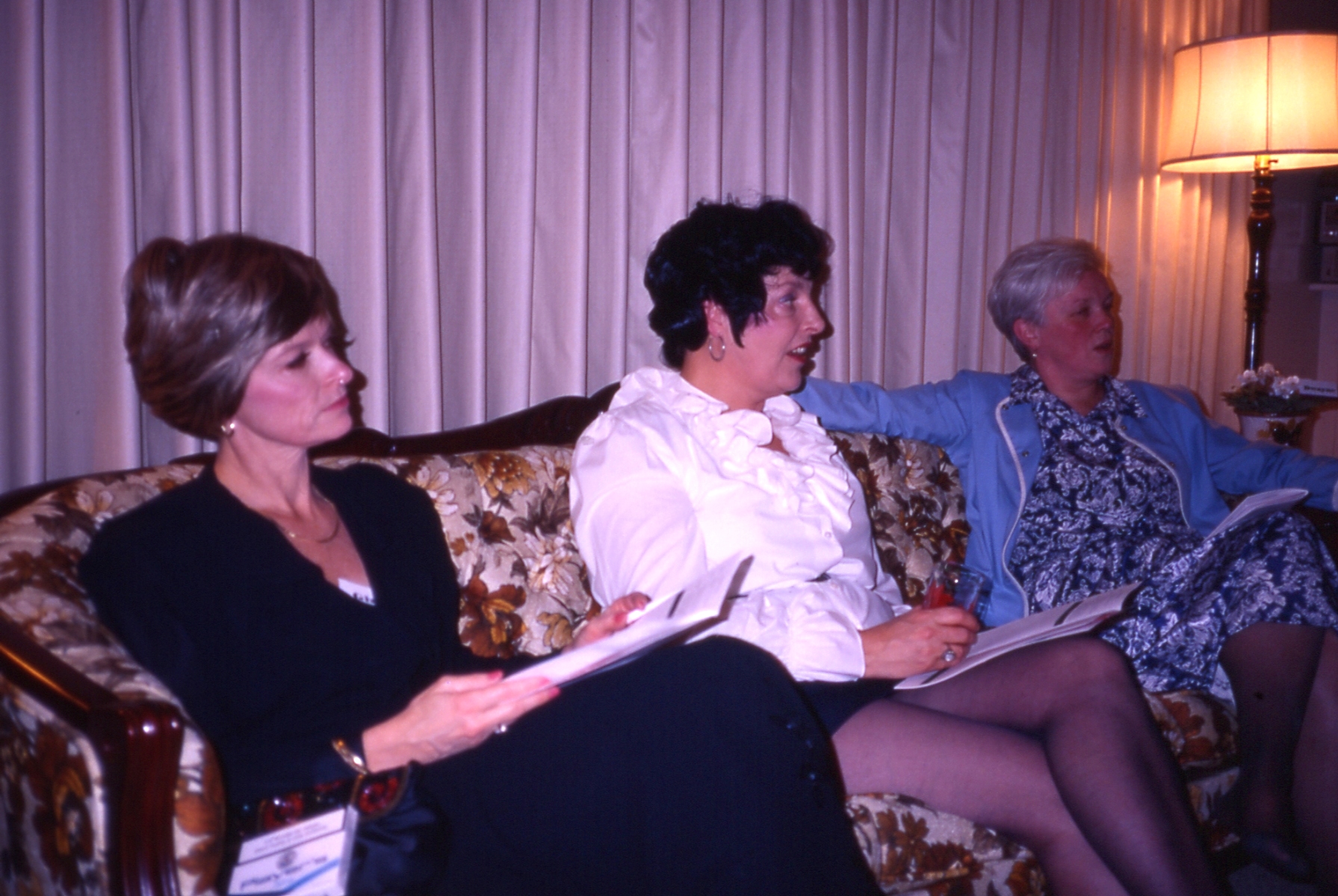 1995 12 #005 Janet, Gay, Sue