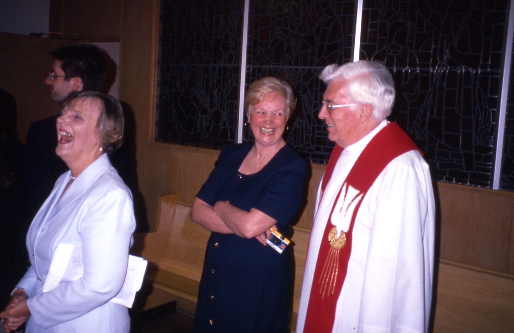 1997 06 #007 Anne, Sue, John Roberts