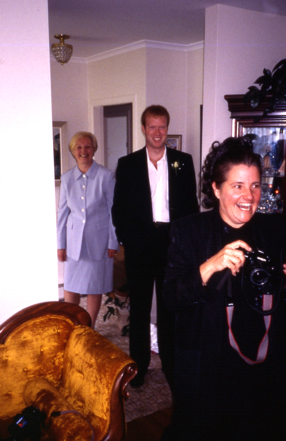1998 09 #011 Sue, John, Photographer
