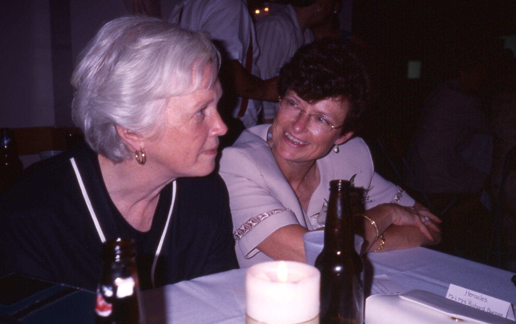 2000 07 #008 Sue, Janet