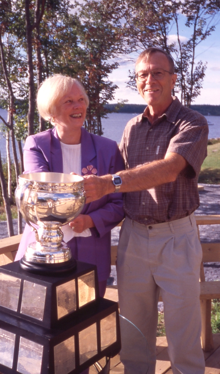 2001 08 #008 Sue, Dick - Calder Cup