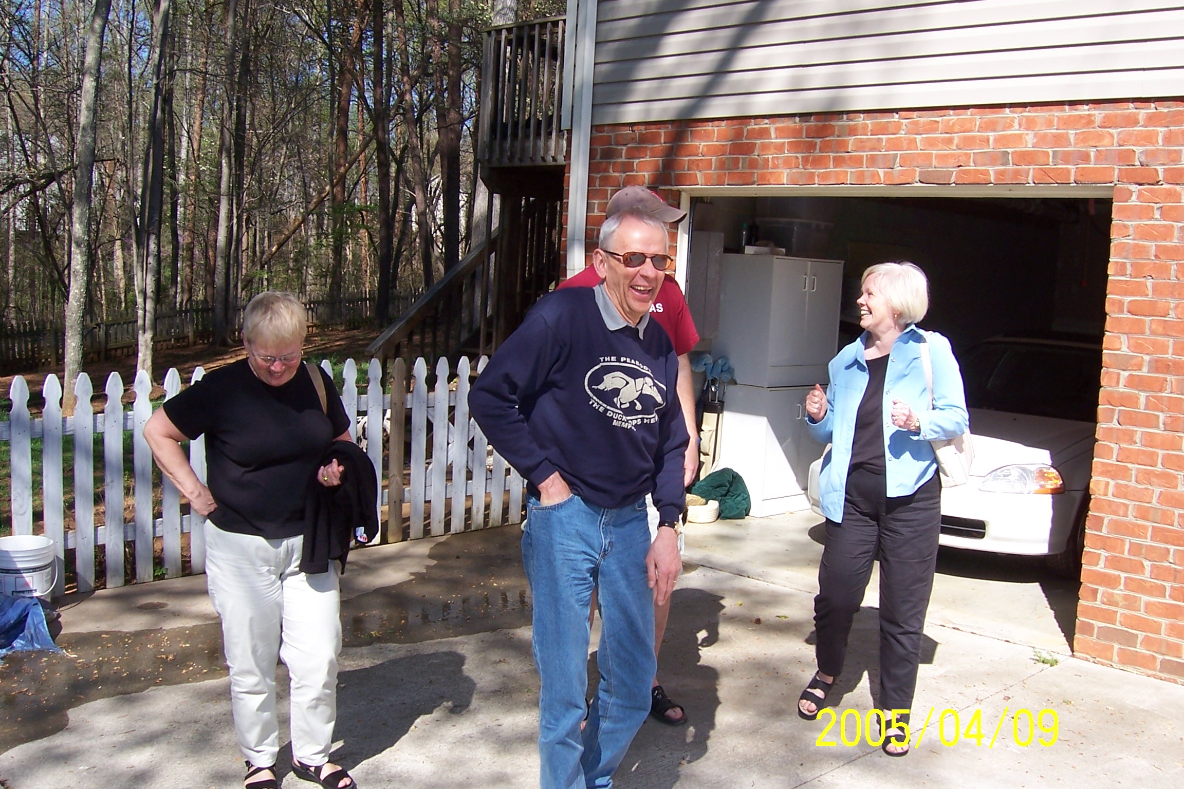 2005 04 09 03 Jocelyn, Mark, Sue