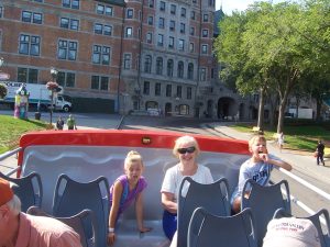 2013 08 20 03 Quebec City - Sarah, Sue, Colin